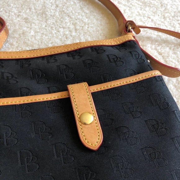 Dooney and Bourke crossbody - Picture 2 of 2